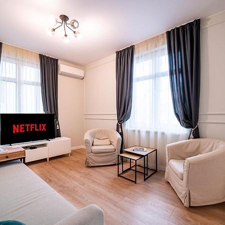 Smart Central Apartment Varna Buitenkant foto