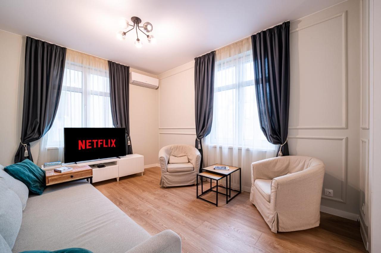 Smart Central Apartment Varna Buitenkant foto