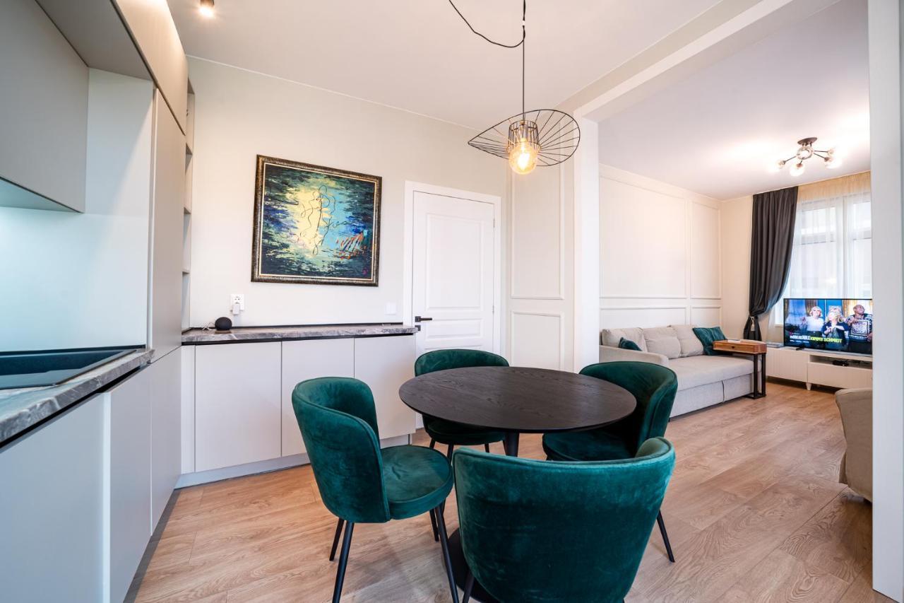 Smart Central Apartment Varna Buitenkant foto