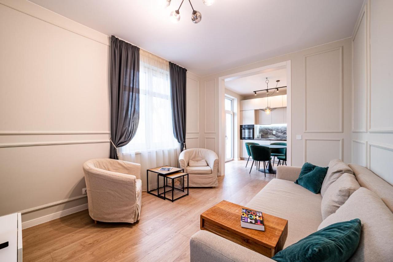 Smart Central Apartment Varna Buitenkant foto