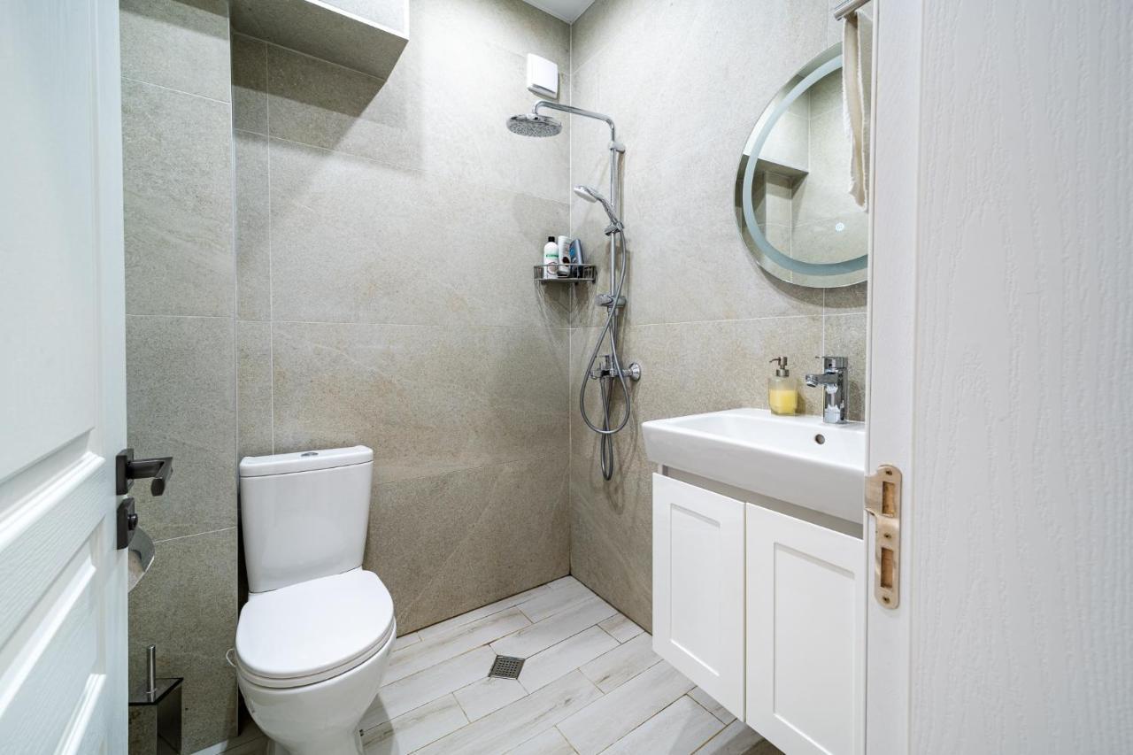 Smart Central Apartment Varna Buitenkant foto